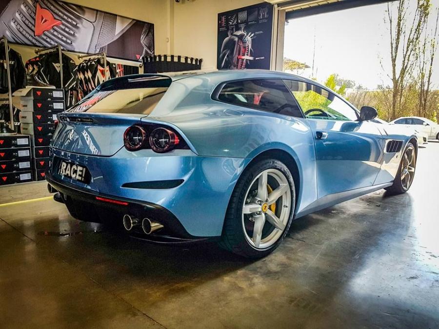  Ferrari GTC4Lusso by RACE! 2017 года  (фото 4 из 5)